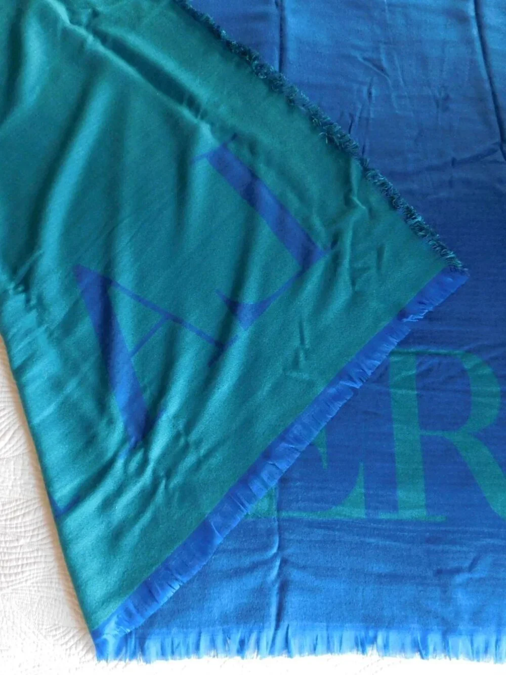 NIB La Mer luxurious gift set green blue soft pashmina blanket & shopper tote